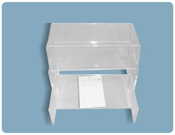 007008-Expositor-metacrilato-de-tres-alturas-forma-c-tridecor