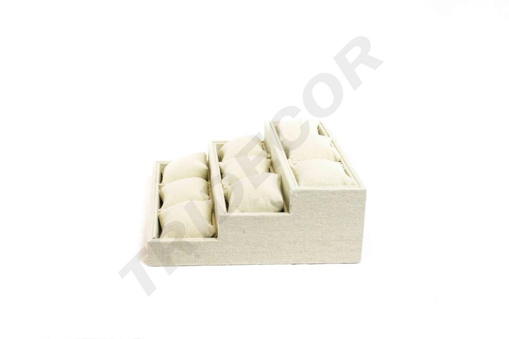 009625-Expositor-joyeria-acolchado-en-escalera-lino-beige-tridecor