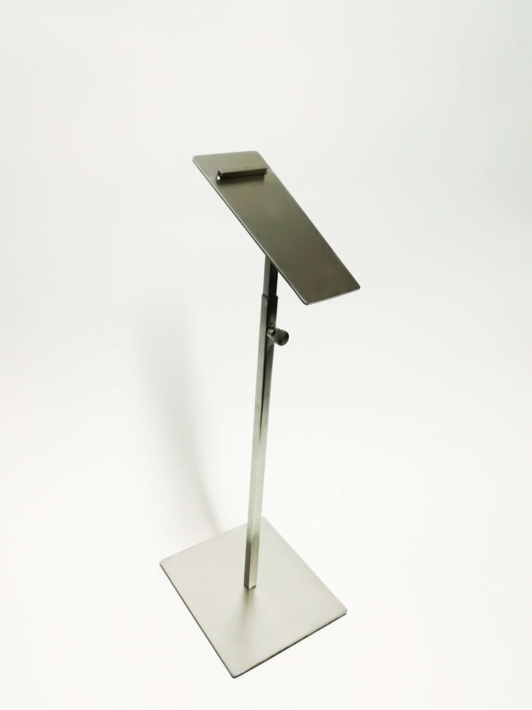 Expositor-de-calzado-en-acero-mate-altura-regulable-tridecor