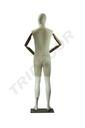 Maniquí en Tela y Blanco Brillante con Brazos Articulados y Base Oscura