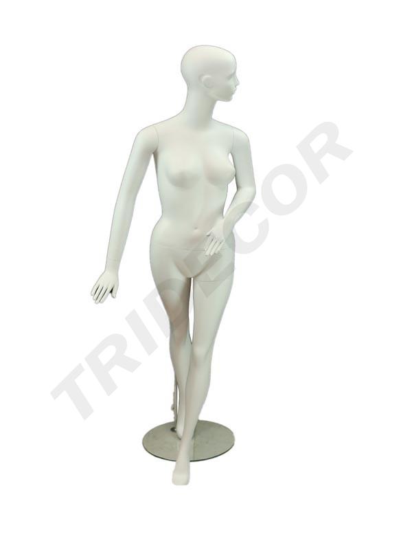 040783-maniquí-de-mujer-blanco-mate-con-rostro-posando-tridecor