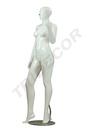 Maniquí femenino sentado blanco brillante con pestañas azules