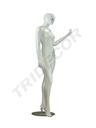 Maniquí femenino sentado blanco brillante con pestañas azules