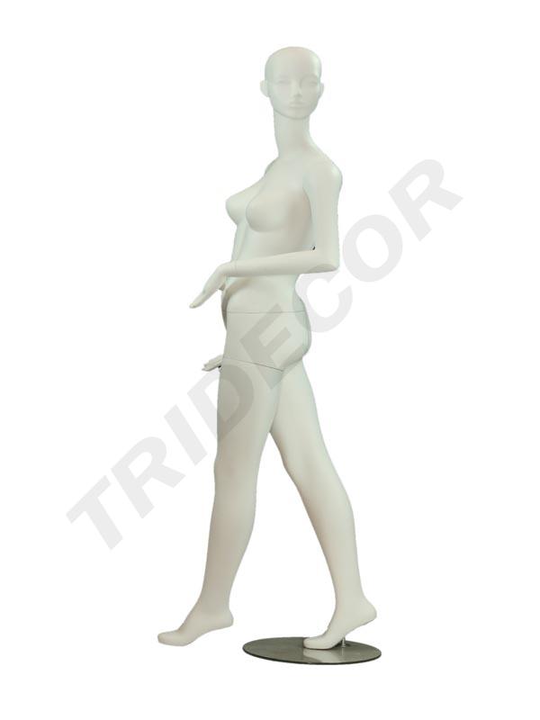 040783-maniquí-de-mujer-blanco-mate-con-rostro-posando-tridecor