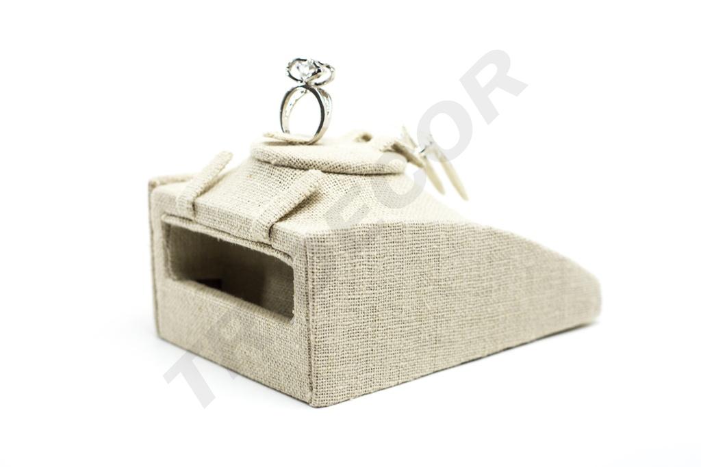 009665-Expositor-mini-para-conjuntos-de-joyas-color-beige-tridecor
