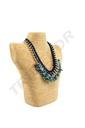 Expositor de collares cubierto con cuerda marrón camello