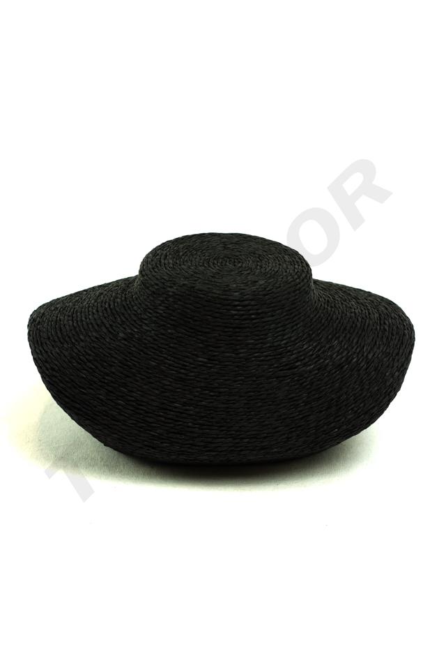 Expositor de collares cubierto con cuerda negra