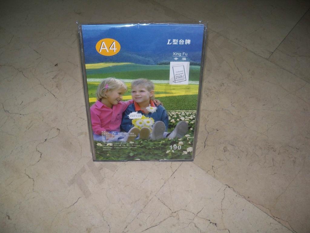 007110-Porta-carteles-acrílico-a4-forma-l-30-X-21-X-8.5-cm-tridecor