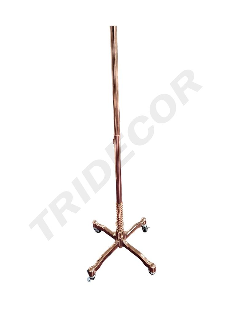041020-Pie-con-ruedas-para-maniquí-color-cobre-tridecor