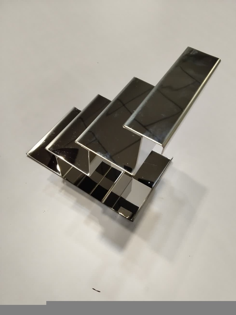 009786-Expositor-de-acero-cromado-tres-alturas-tridecor