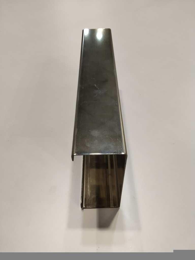 Expositor-rectangular-de-acero-cromado-tridecor