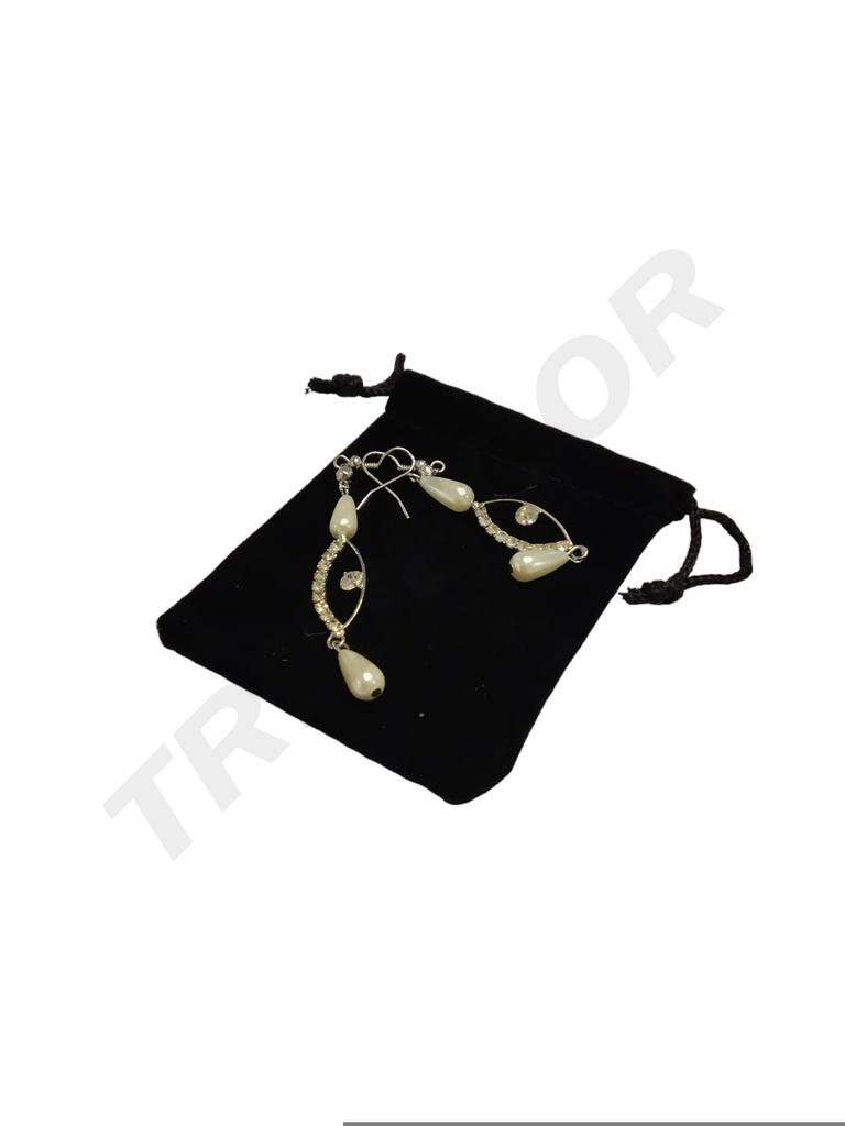 Bolsa Terciopelo Negro con Cordón 7X9cm 50U/Paq