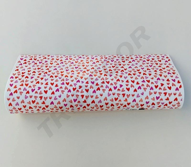Papel de regalo con diseño de corazón 62 cm