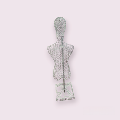 040038-Maniquí-Busto-mujer-metálico-color-blanco-tridecor