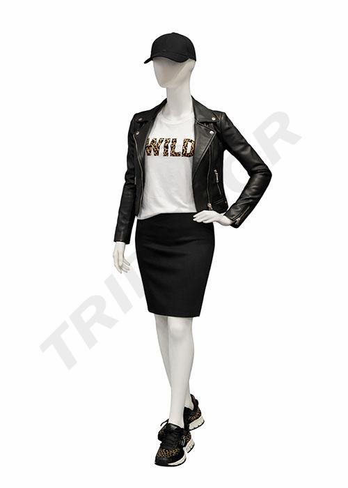 040193-maniqui-mujer-sin-rostro-blanco-mano-en-cintura-tridecor