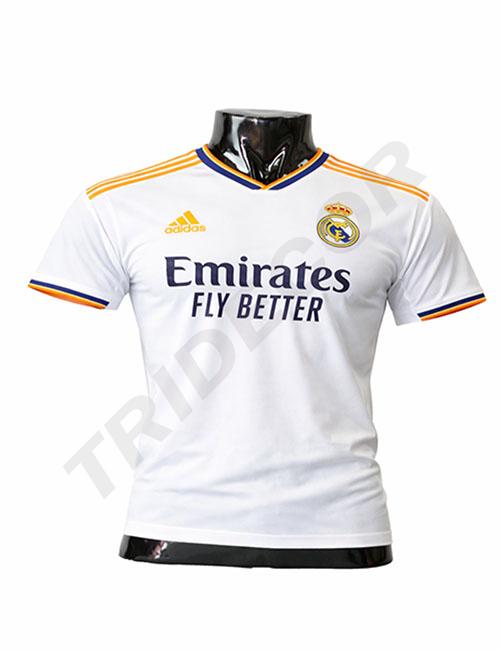 040302-Busto-de-hombre-negro-brillo-tridecor