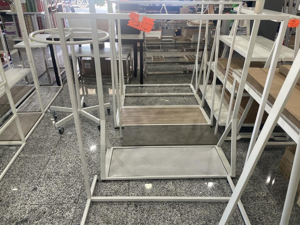 Perchero Blanco forma cuadrada 120x50x140cm