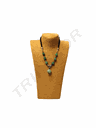 Display de colar coberto com corda torrada