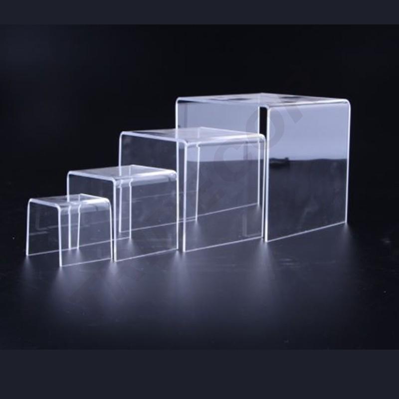 Présentoir en acrylique en forme de C de 4 hauteurs