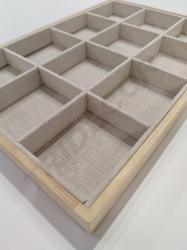 12格木亚麻手链展品盒  Expositor Madera Lino 12 Compartimentos