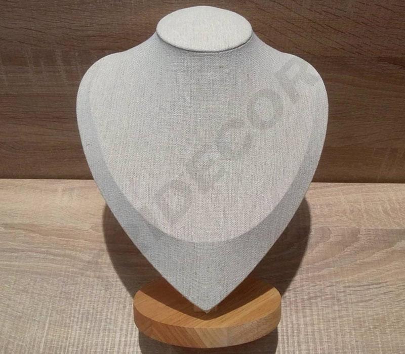 Colliers plastron en tissu de lin et bois taille M