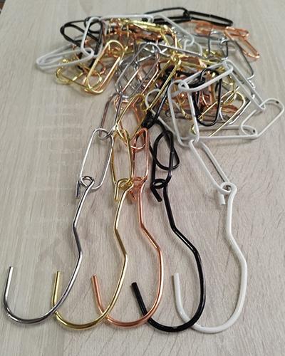 Chaînes métalliques en diverses couleurs 1.10 CM