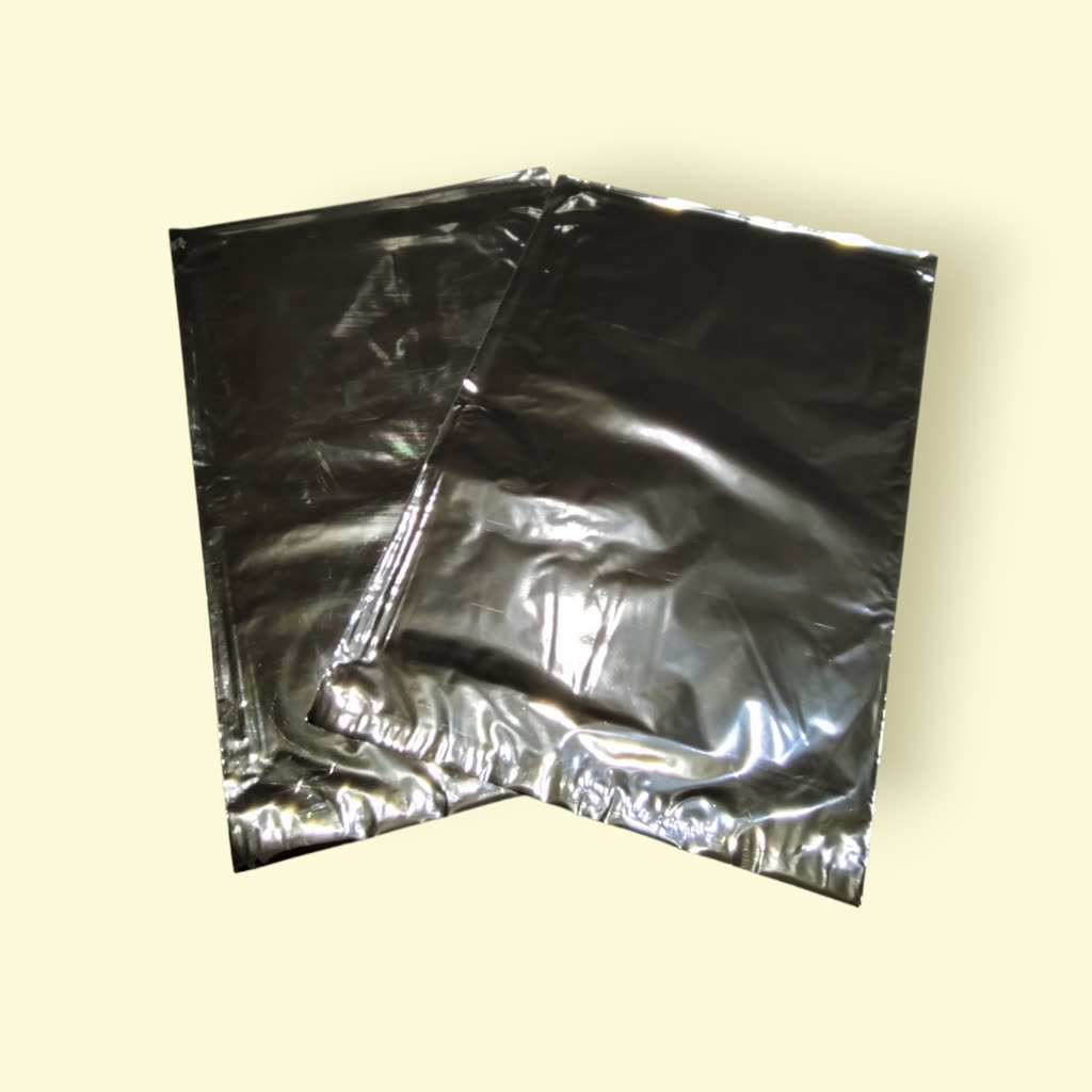 Plicuri argintii metalice cu adeziv 25X40+6cm 100 buc/pachet