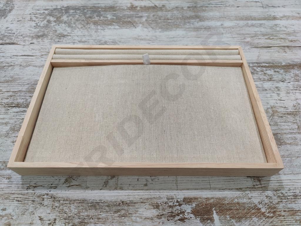 Schmucktablett aus Holz und Leinen