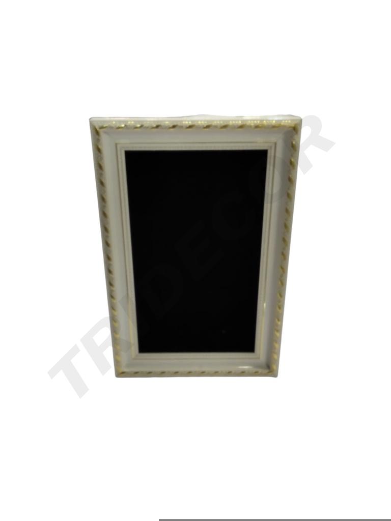Black Earring Frame