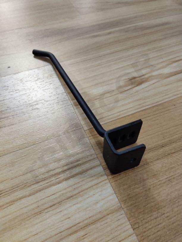 Cârlig negru pentru tub rectangular 25 cm 200/cutie