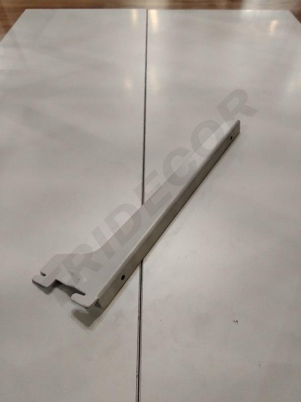 Mesh support for white shelves