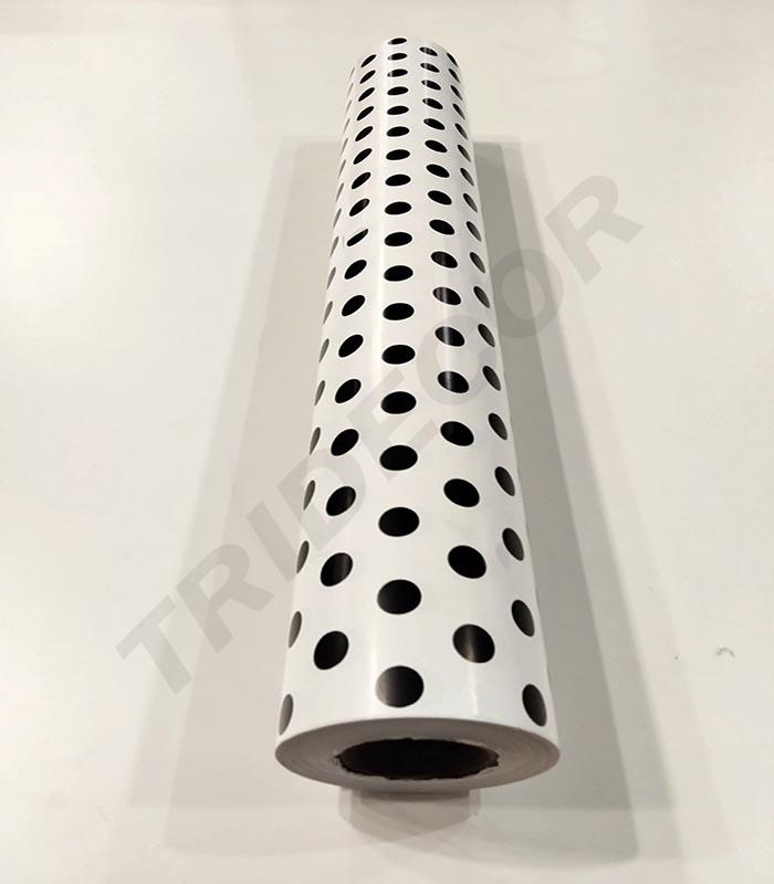 Rouleaux de papier cadeau blancs de 62 cm avec des points noirs