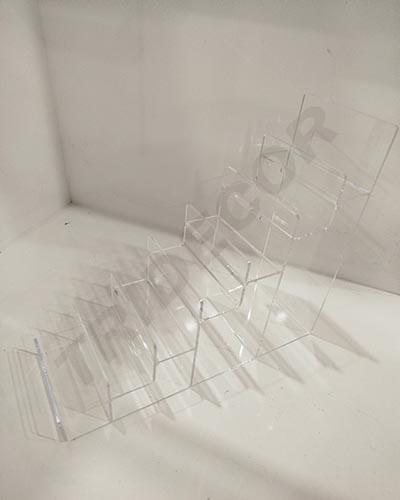 [007342] 7层包架透明 expositor acrilico  escaleras 7 niveles